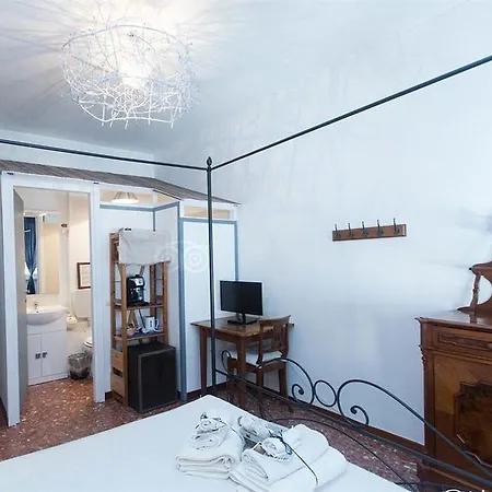 Le Fate Bed & Breakfast 3*