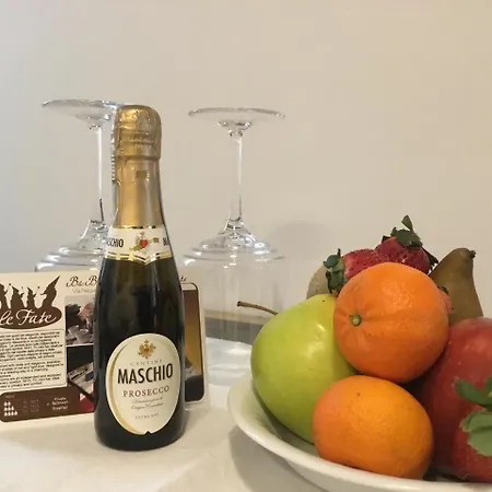 Le Fate Nocleg ze śniadaniem 2*