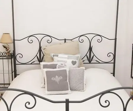 Le Fate Bed & Breakfast 2*